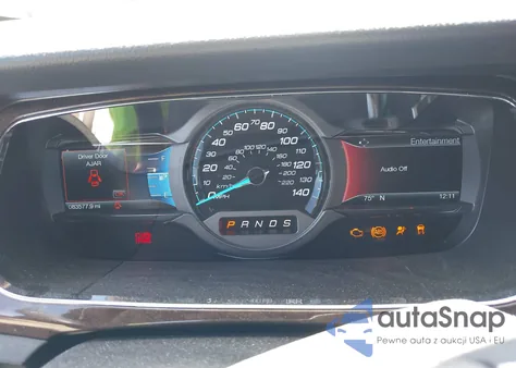 2018 Ford Taurus Limited z USA, uszkodzony, nr VIN 1FAHP2F85JG118664